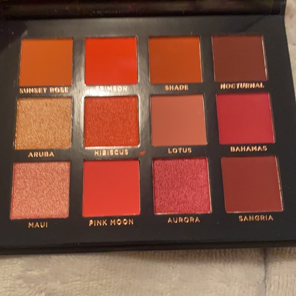 Eyeshadow Pallet - Picture 2 of 3